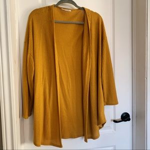 ✨All offers accepted✨ Yellow cardigan